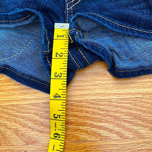 True Religion Josie Shorts Dark Wash - Picture 4 of 9